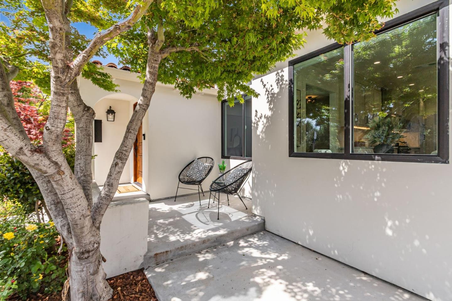 Detail Gallery Image 5 of 56 For 664 Chapman St, San Jose,  CA 95126 - 3 Beds | 2 Baths