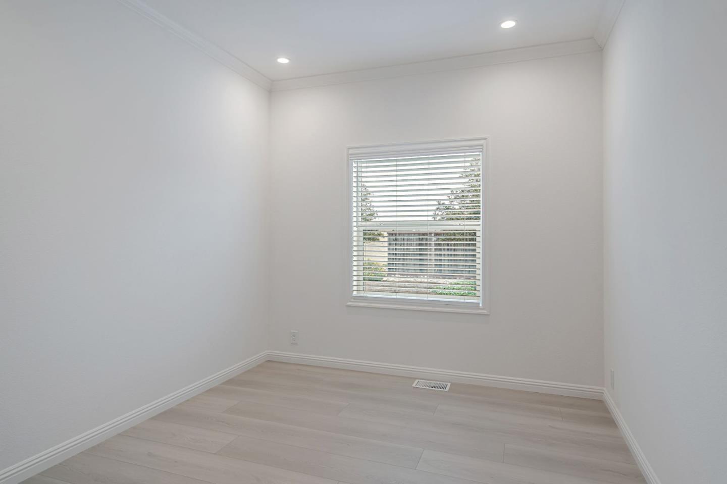 Detail Gallery Image 13 of 37 For 238 Chateau La Salle Dr #238,  San Jose,  CA 95111 - 3 Beds | 3 Baths