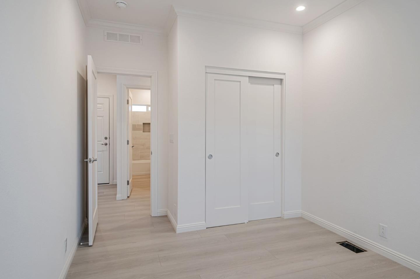 Detail Gallery Image 14 of 37 For 238 Chateau La Salle Dr #238,  San Jose,  CA 95111 - 3 Beds | 3 Baths