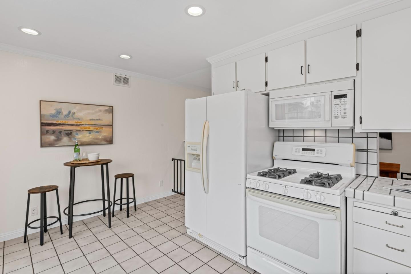 Detail Gallery Image 10 of 25 For 464 Edelweiss Dr, San Jose,  CA 95136 - 3 Beds | 2 Baths
