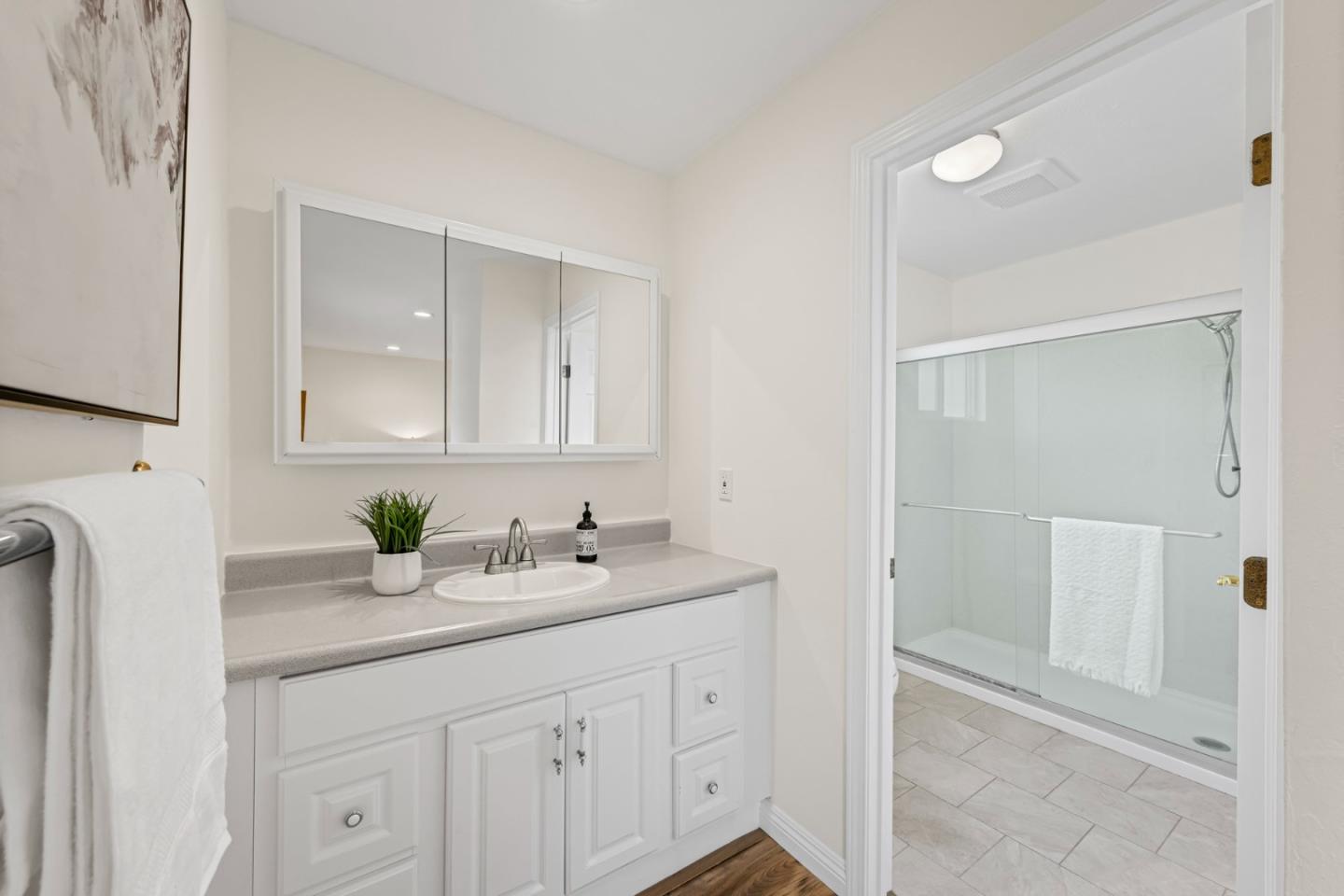 Detail Gallery Image 16 of 25 For 464 Edelweiss Dr, San Jose,  CA 95136 - 3 Beds | 2 Baths