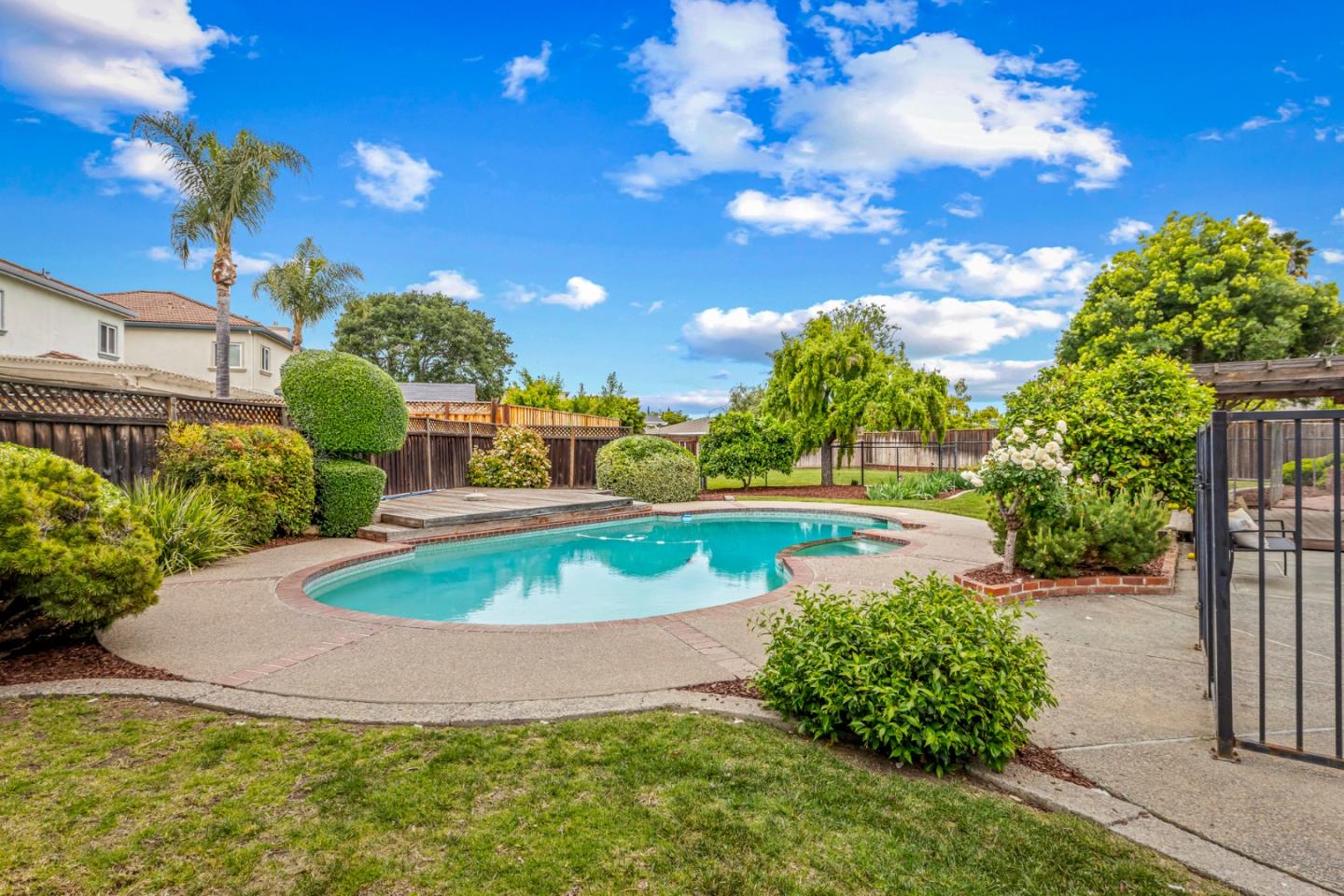 Detail Gallery Image 18 of 25 For 464 Edelweiss Dr, San Jose,  CA 95136 - 3 Beds | 2 Baths