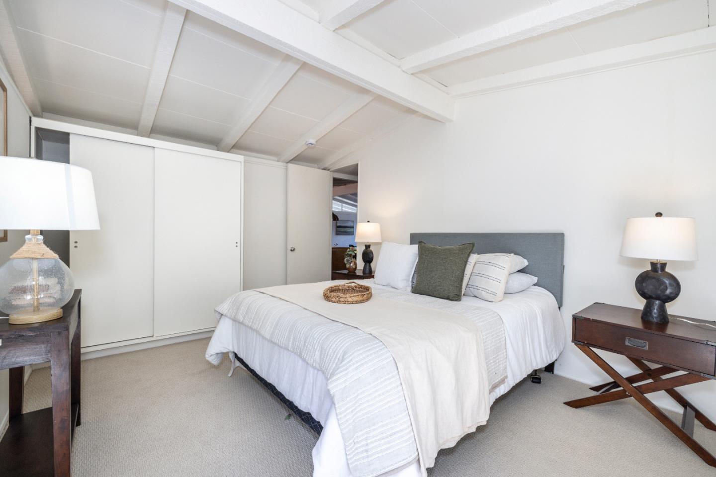 Detail Gallery Image 16 of 26 For 575 E Meadow Dr, Palo Alto,  CA 94306 - 3 Beds | 1 Baths