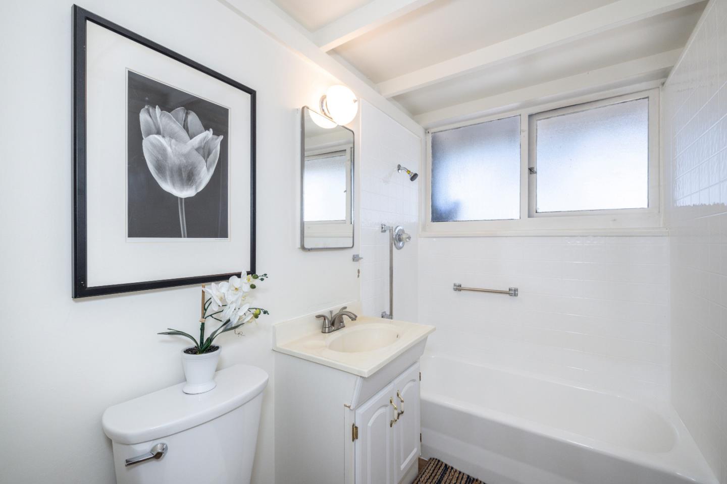 Detail Gallery Image 17 of 26 For 575 E Meadow Dr, Palo Alto,  CA 94306 - 3 Beds | 1 Baths