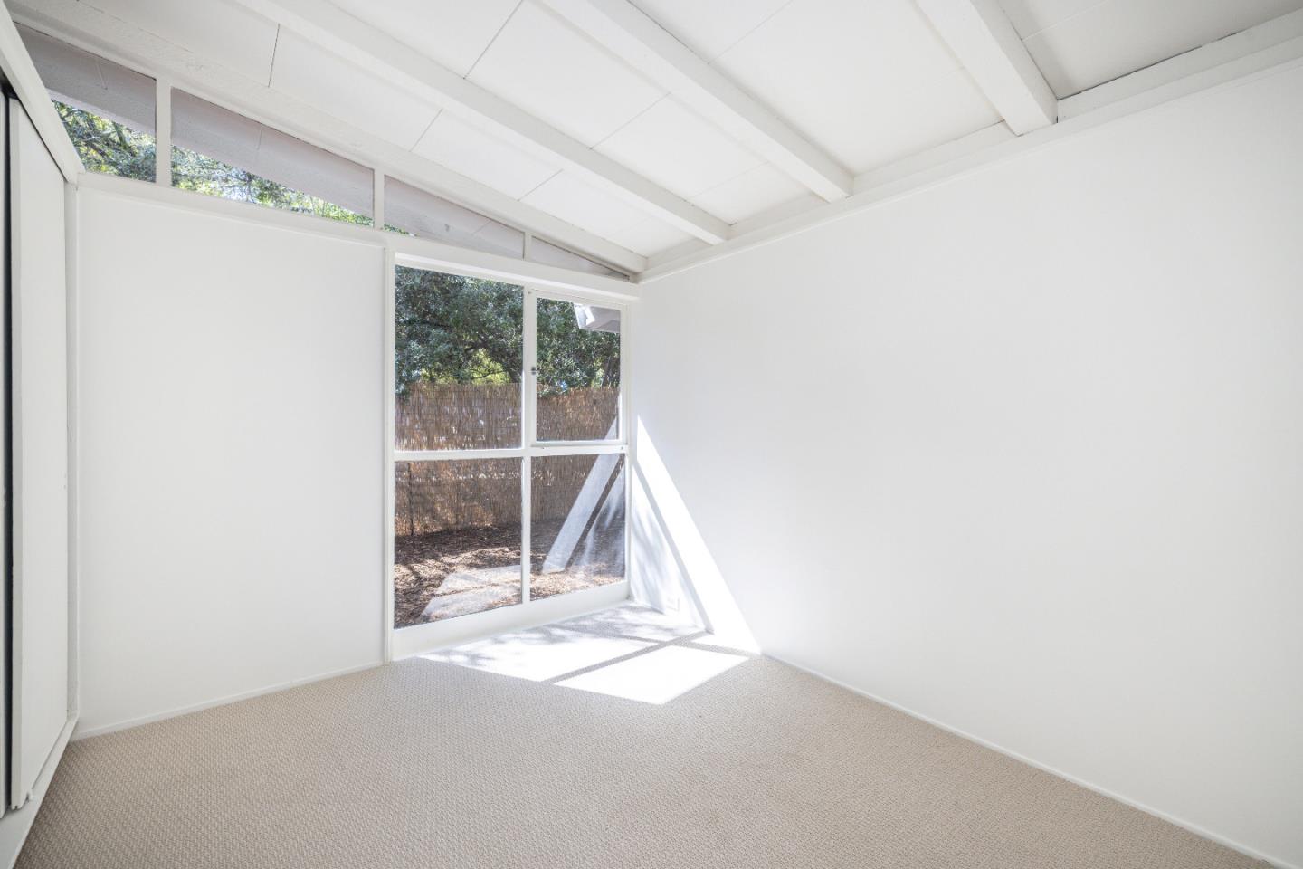 Detail Gallery Image 20 of 26 For 575 E Meadow Dr, Palo Alto,  CA 94306 - 3 Beds | 1 Baths