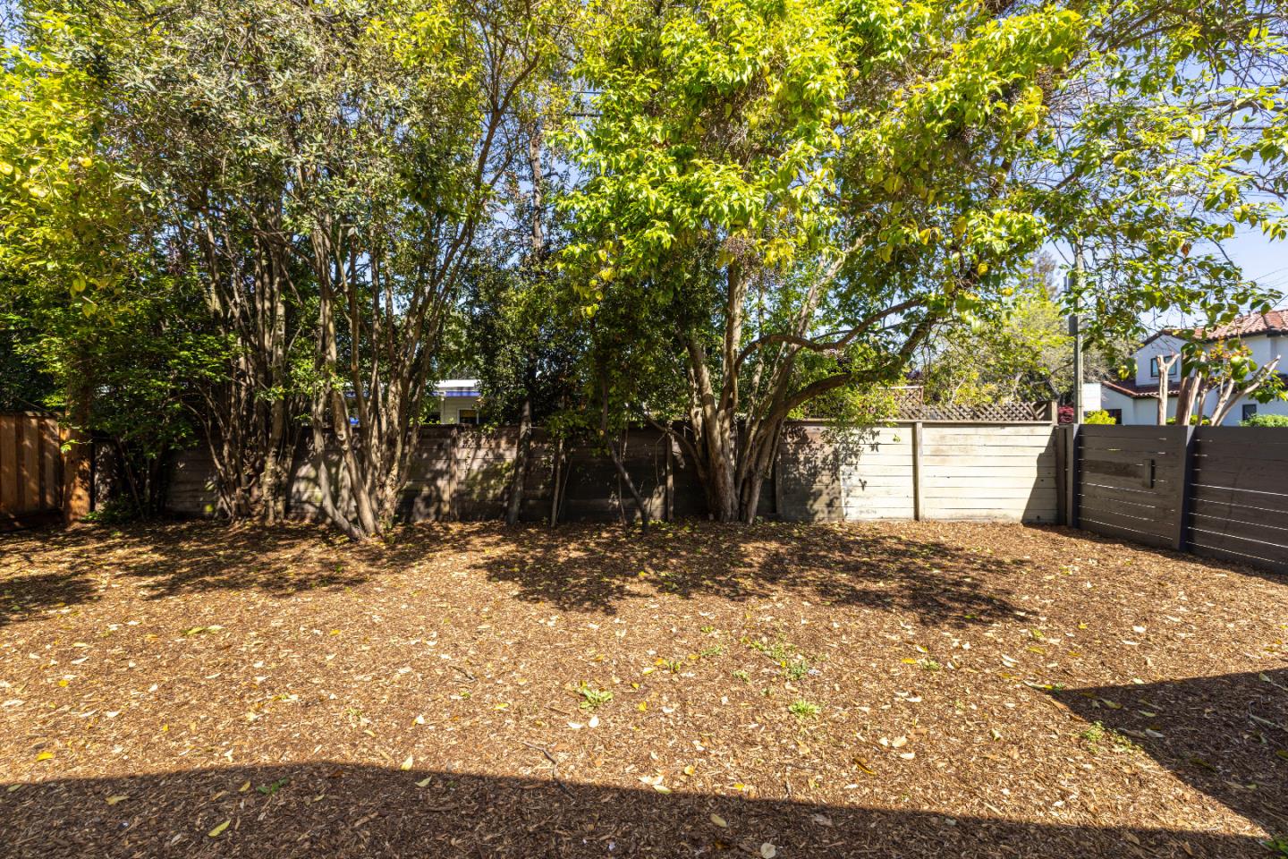 Detail Gallery Image 22 of 26 For 575 E Meadow Dr, Palo Alto,  CA 94306 - 3 Beds | 1 Baths