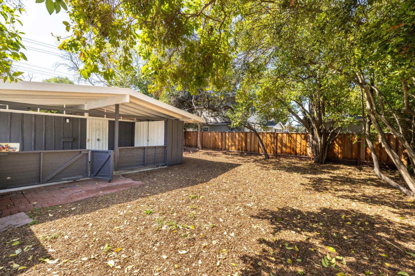 Detail Gallery Image 23 of 26 For 575 E Meadow Dr, Palo Alto,  CA 94306 - 3 Beds | 1 Baths