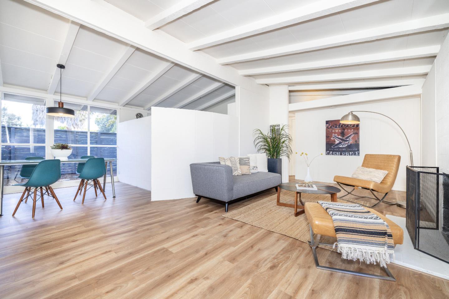 Detail Gallery Image 5 of 26 For 575 E Meadow Dr, Palo Alto,  CA 94306 - 3 Beds | 1 Baths