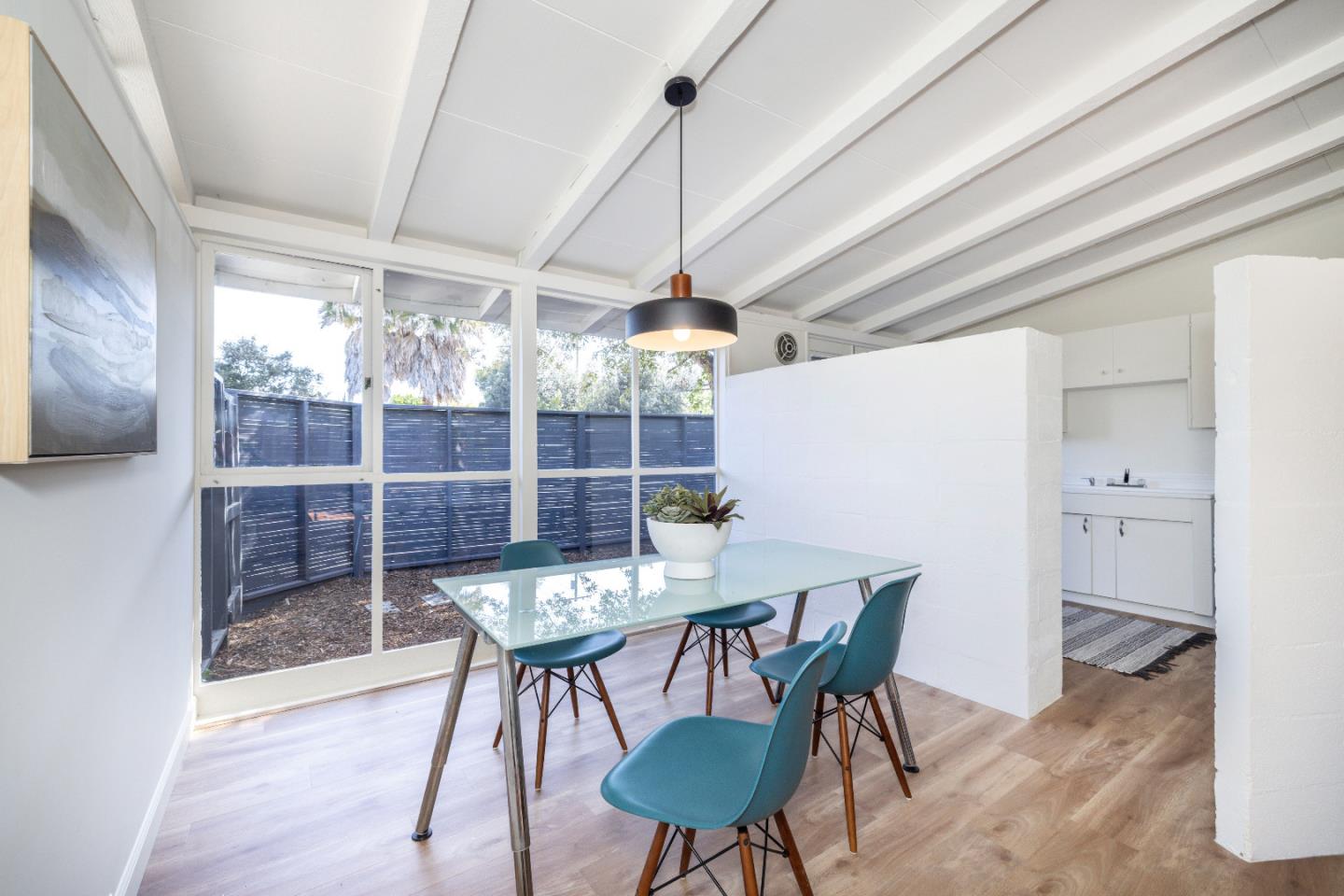 Detail Gallery Image 7 of 26 For 575 E Meadow Dr, Palo Alto,  CA 94306 - 3 Beds | 1 Baths