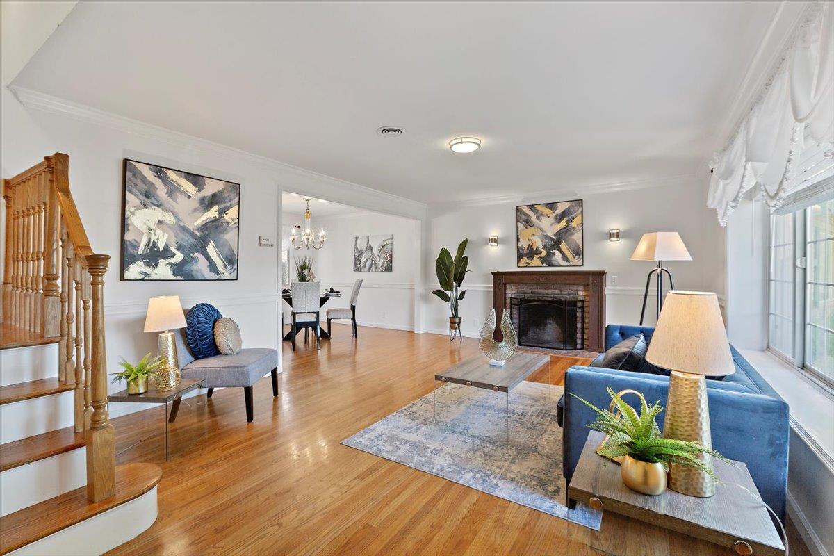 Detail Gallery Image 2 of 38 For 2875 Stevenson St, Santa Clara,  CA 95051 - 4 Beds | 3/1 Baths