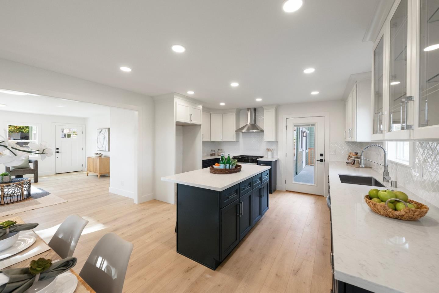 Detail Gallery Image 18 of 53 For 4160 Holly Dr, San Jose,  CA 95127 - 3 Beds | 2 Baths