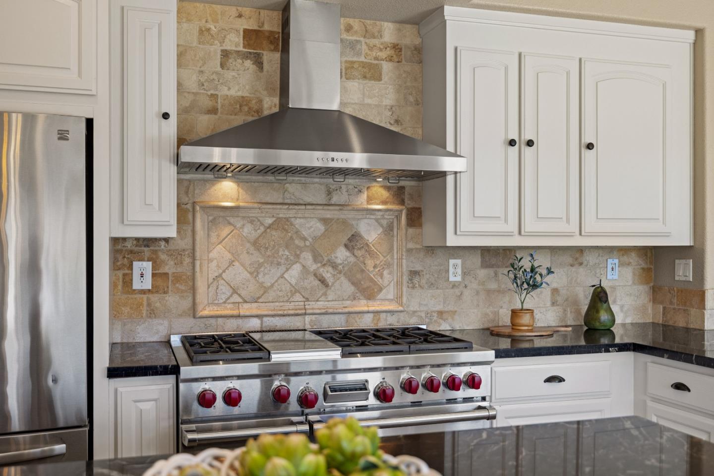 Detail Gallery Image 11 of 25 For 27151 Prestancia Way, Salinas,  CA 93908 - 5 Beds | 4 Baths