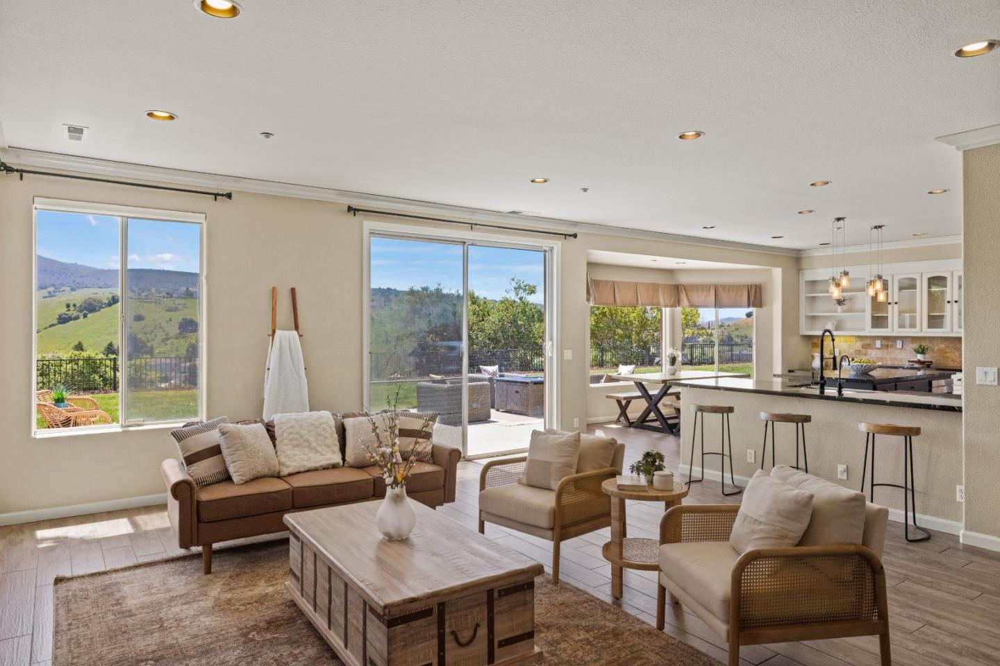 Detail Gallery Image 14 of 25 For 27151 Prestancia Way, Salinas,  CA 93908 - 5 Beds | 4 Baths