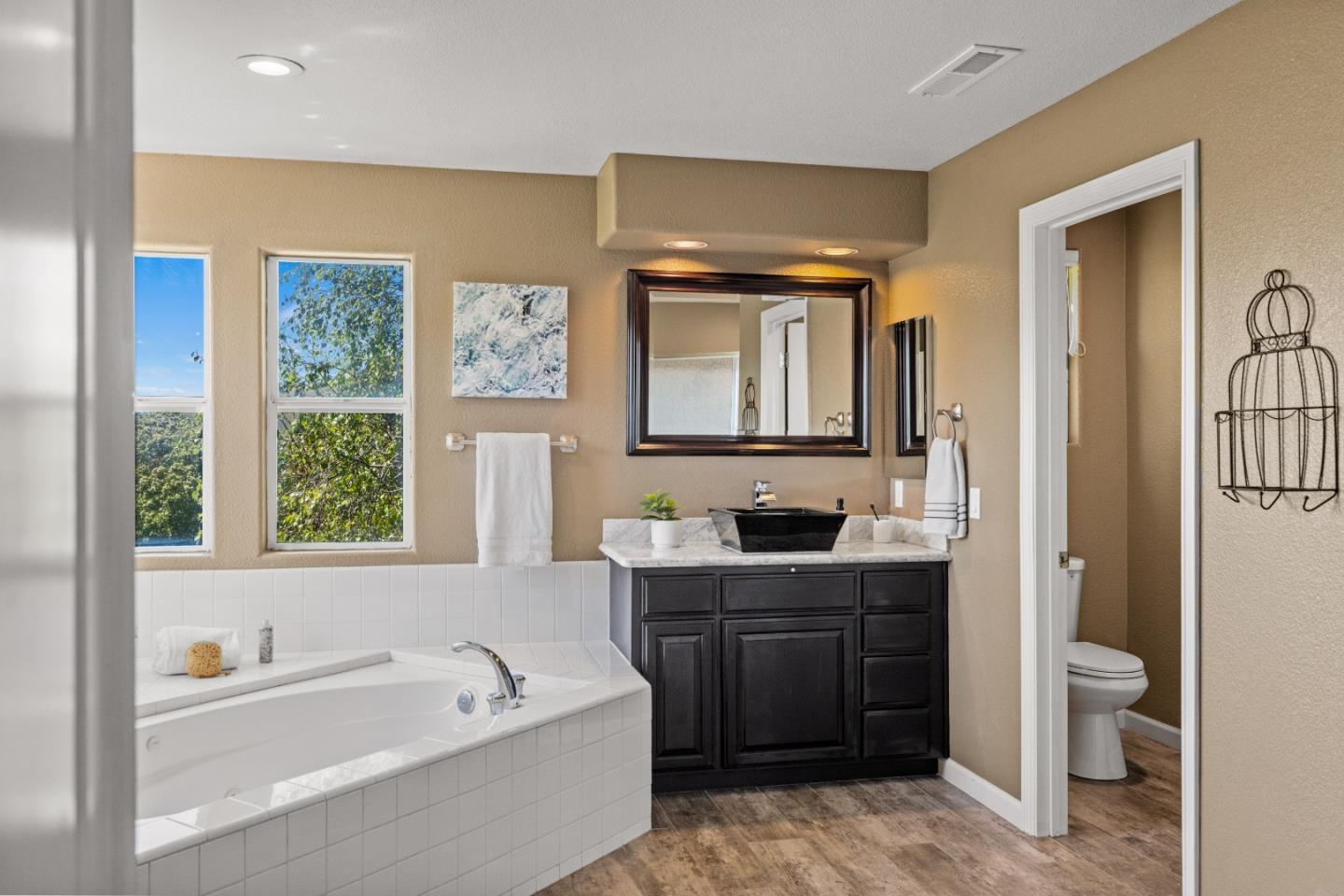 Detail Gallery Image 17 of 25 For 27151 Prestancia Way, Salinas,  CA 93908 - 5 Beds | 4 Baths