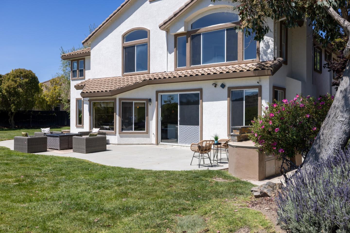 Detail Gallery Image 20 of 25 For 27151 Prestancia Way, Salinas,  CA 93908 - 5 Beds | 4 Baths