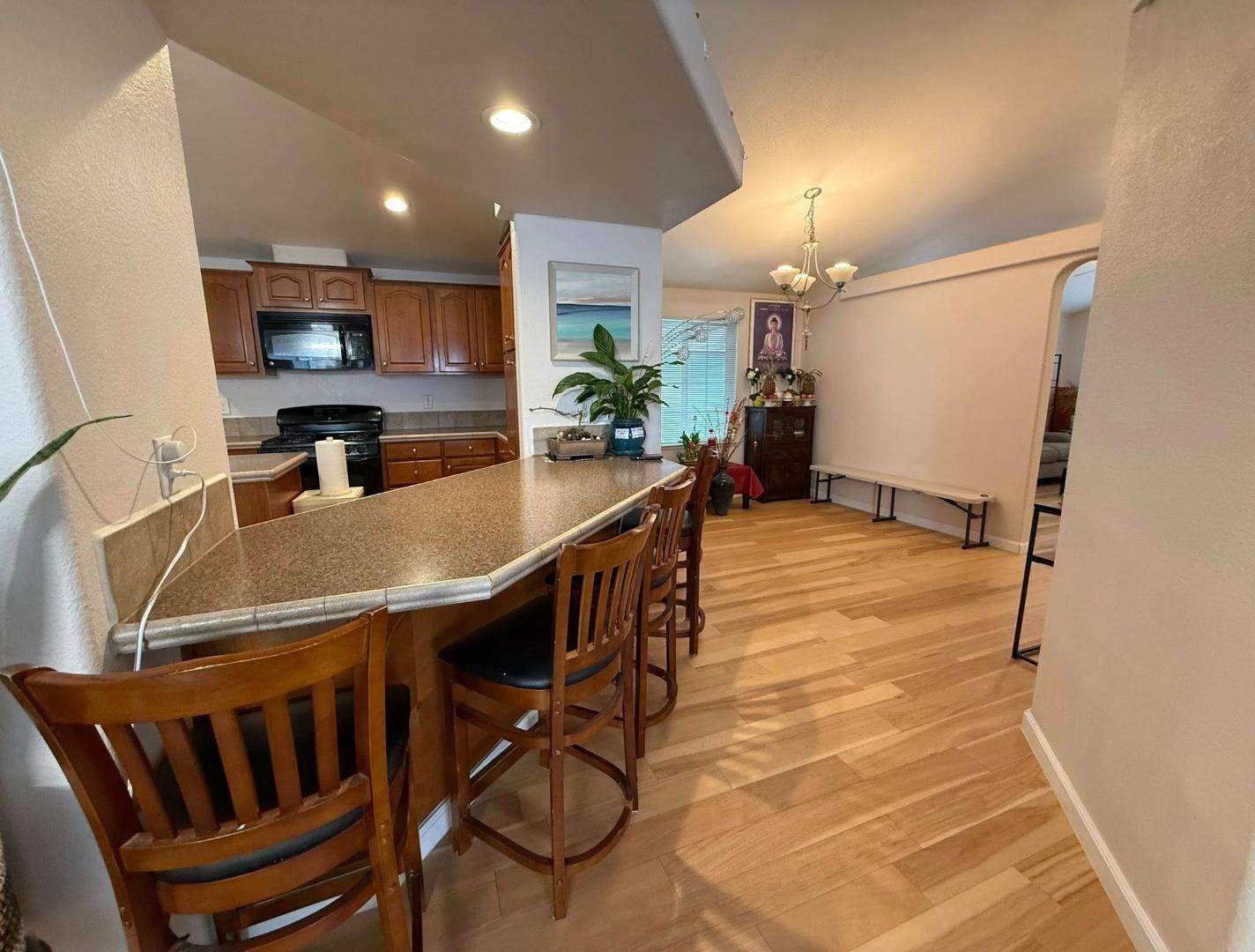 Detail Gallery Image 10 of 34 For 710 Spindrift #710,  San Jose,  CA 95134 - 3 Beds | 2 Baths