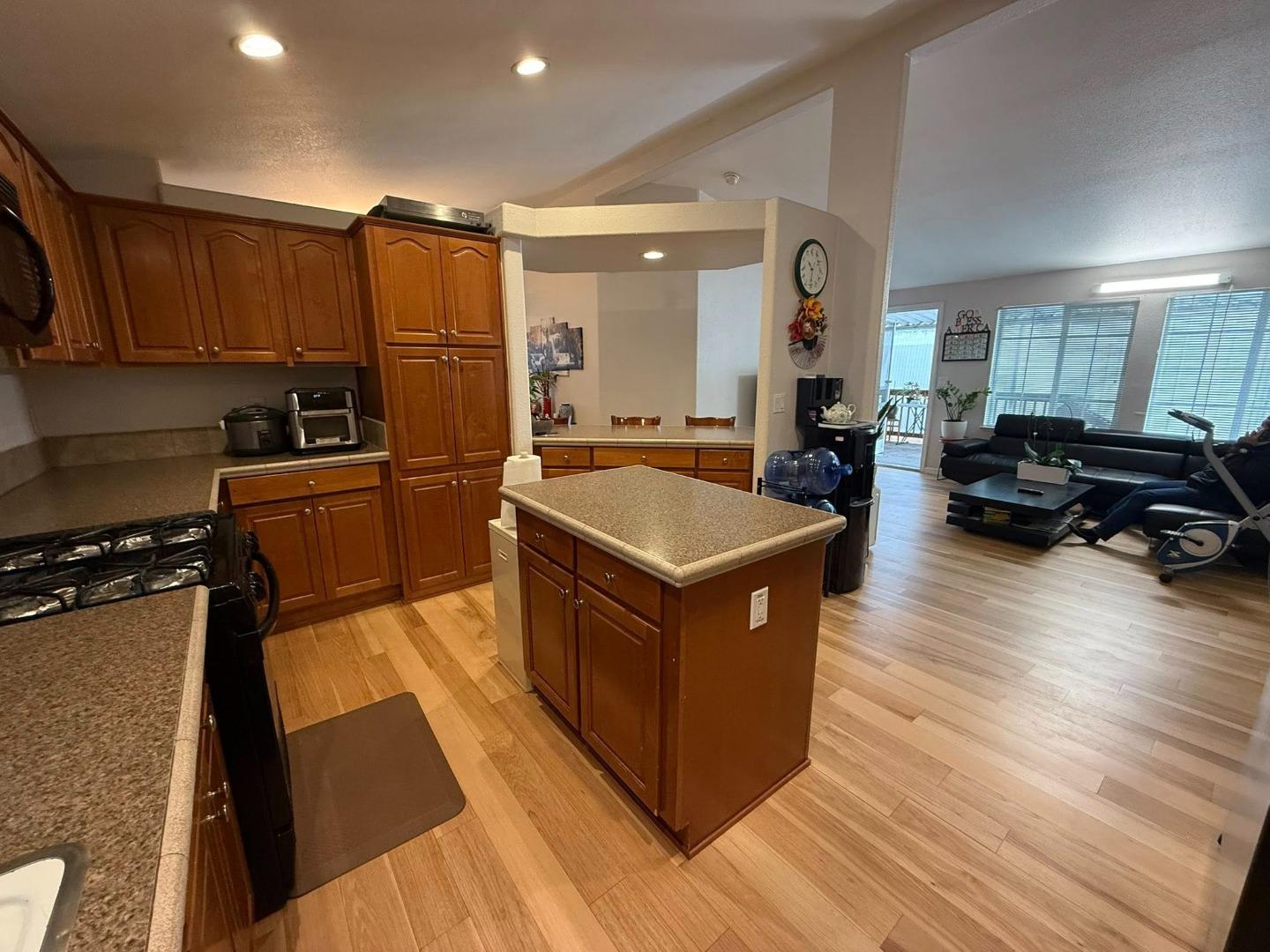 Detail Gallery Image 11 of 34 For 710 Spindrift #710,  San Jose,  CA 95134 - 3 Beds | 2 Baths