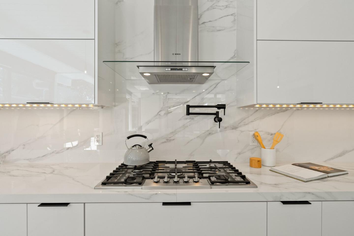 Detail Gallery Image 10 of 57 For 986 Loma Verde Ave, Palo Alto,  CA 94303 - 4 Beds | 2 Baths
