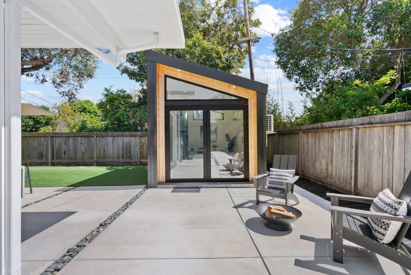 Detail Gallery Image 35 of 57 For 986 Loma Verde Ave, Palo Alto,  CA 94303 - 4 Beds | 2 Baths
