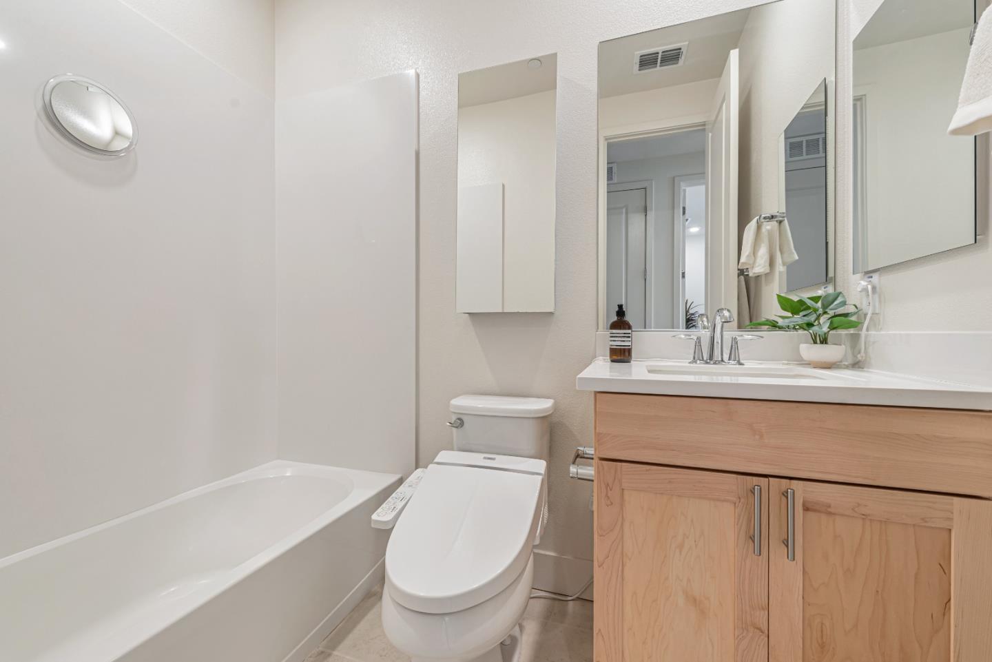 Detail Gallery Image 17 of 28 For 561 San Pasqual Ter #2,  Sunnyvale,  CA 94085 - 4 Beds | 3 Baths