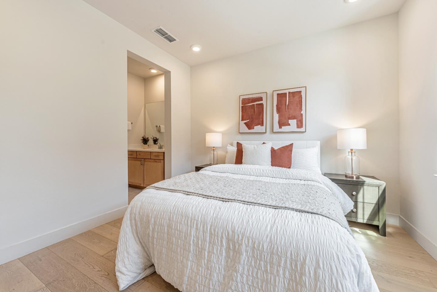 Detail Gallery Image 22 of 28 For 561 San Pasqual Ter #2,  Sunnyvale,  CA 94085 - 4 Beds | 3 Baths
