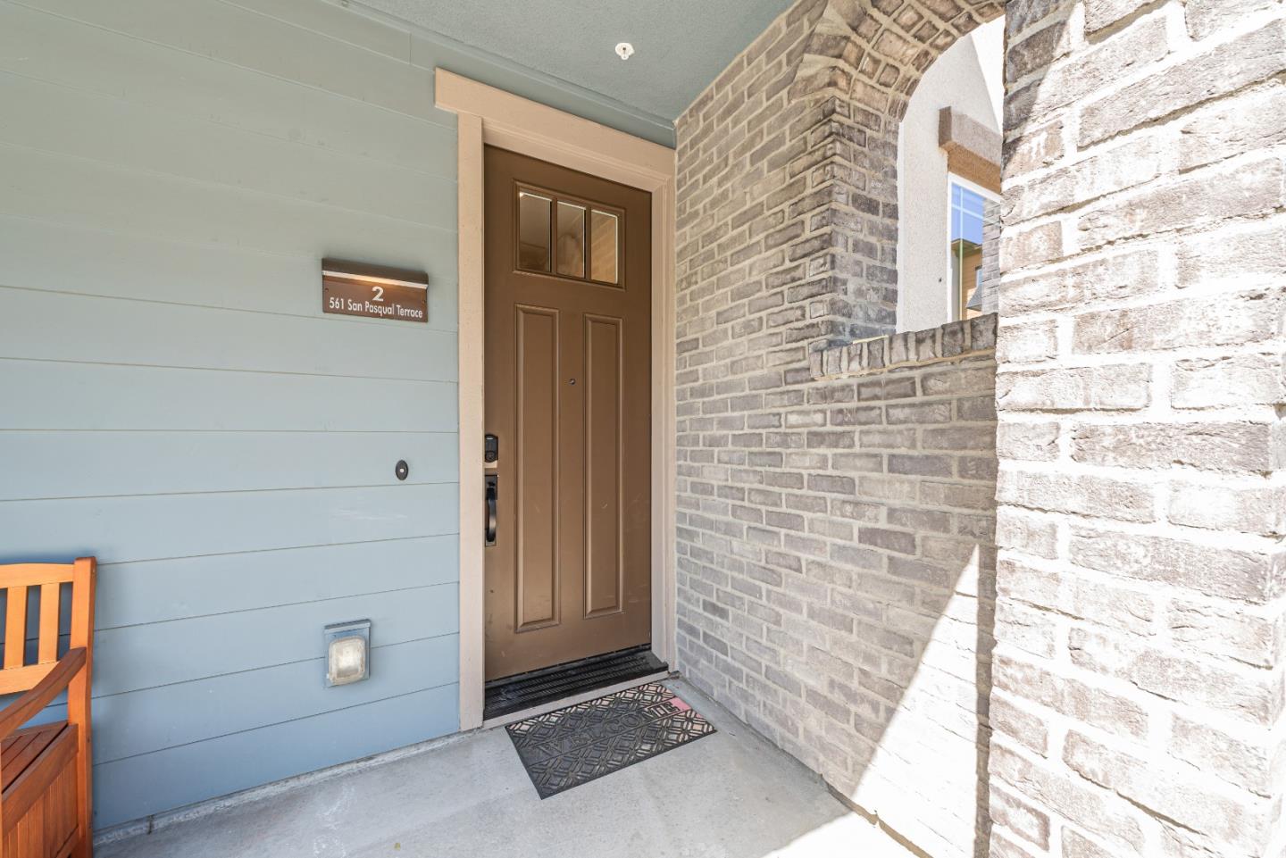 Detail Gallery Image 3 of 28 For 561 San Pasqual Ter #2,  Sunnyvale,  CA 94085 - 4 Beds | 3 Baths