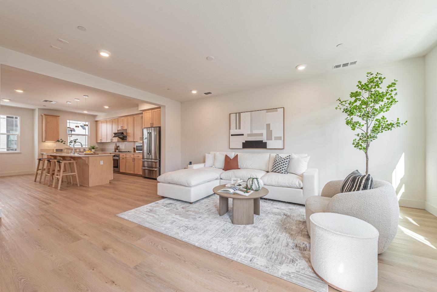 Detail Gallery Image 5 of 28 For 561 San Pasqual Ter #2,  Sunnyvale,  CA 94085 - 4 Beds | 3 Baths