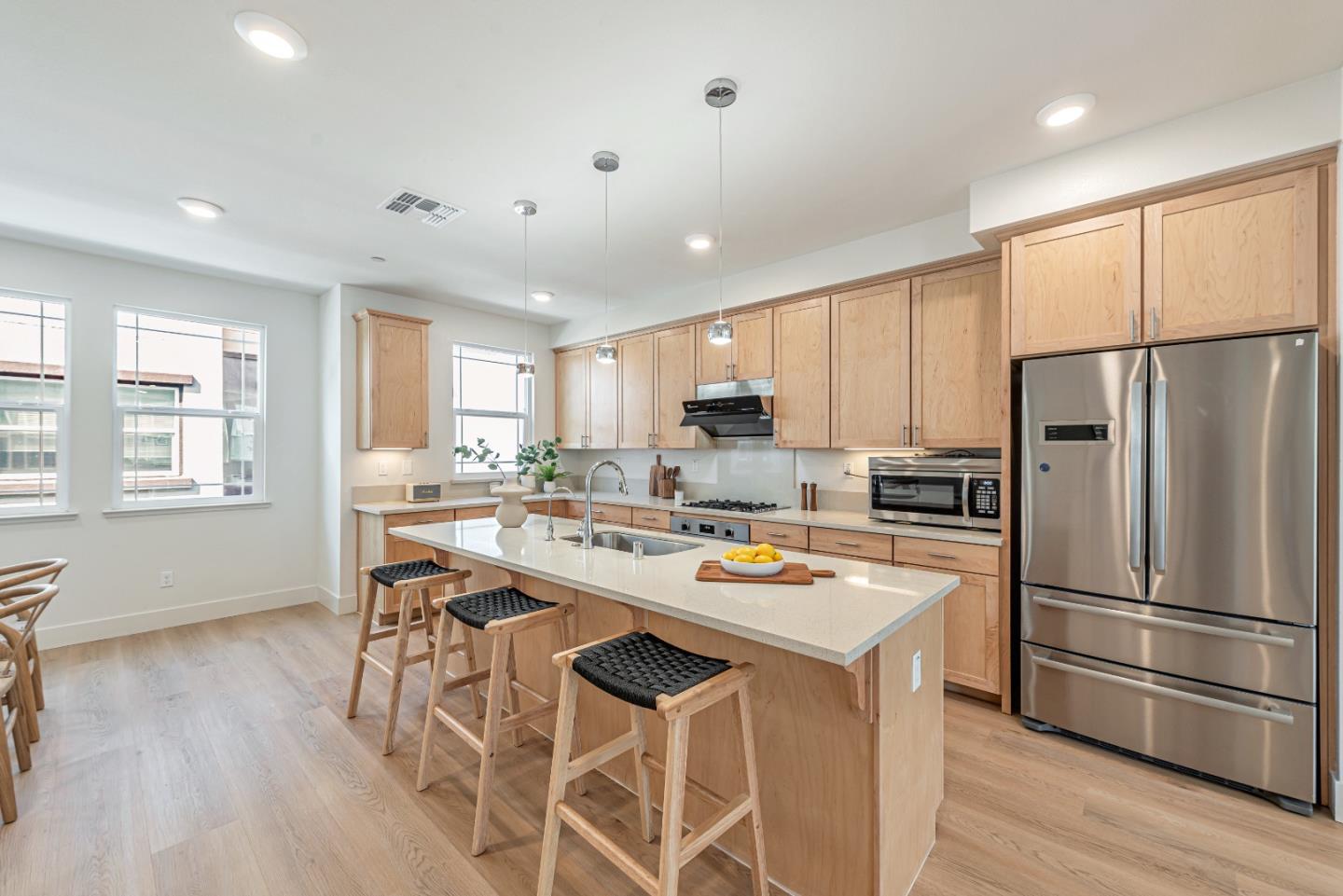 Detail Gallery Image 9 of 28 For 561 San Pasqual Ter #2,  Sunnyvale,  CA 94085 - 4 Beds | 3 Baths