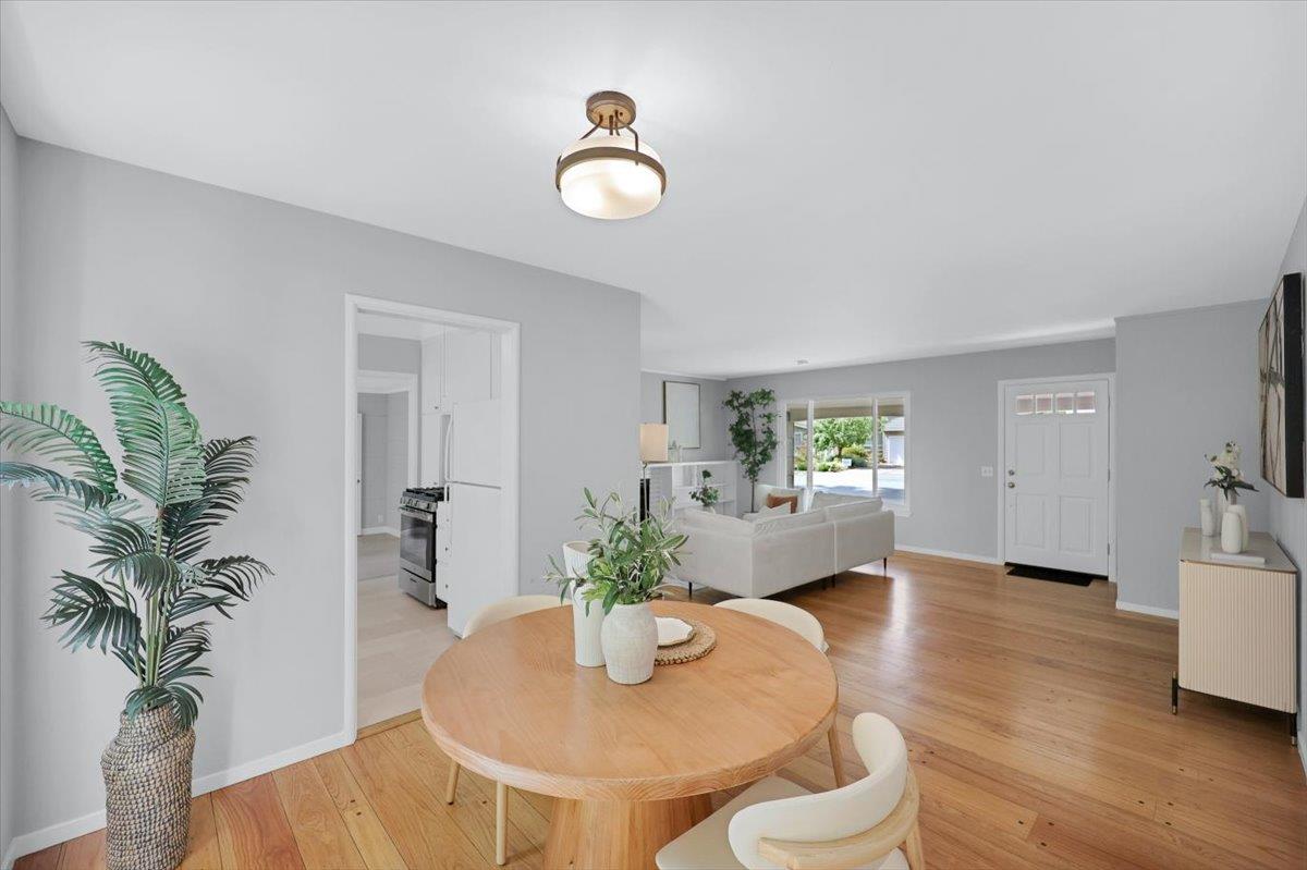 Detail Gallery Image 17 of 56 For 1633 Dallas Ct, Los Altos,  CA 94024 - 3 Beds | 1/1 Baths