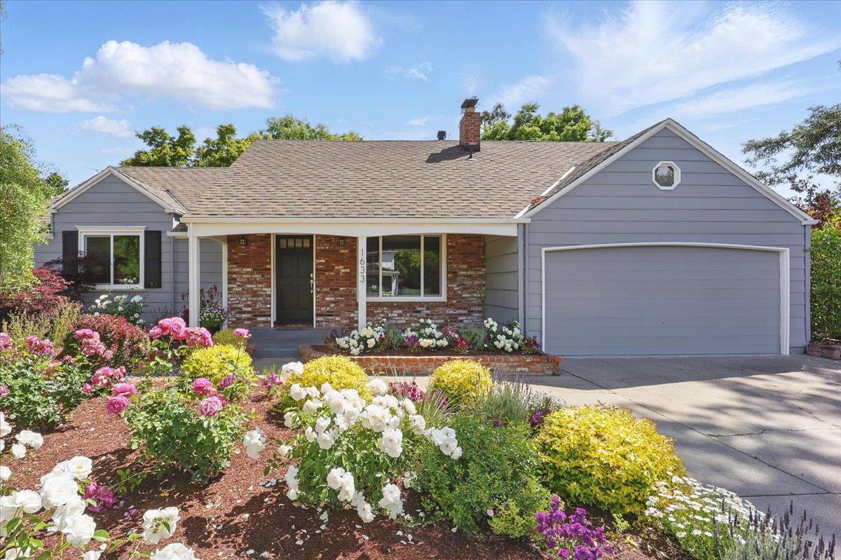 Detail Gallery Image 2 of 56 For 1633 Dallas Ct, Los Altos,  CA 94024 - 3 Beds | 1/1 Baths