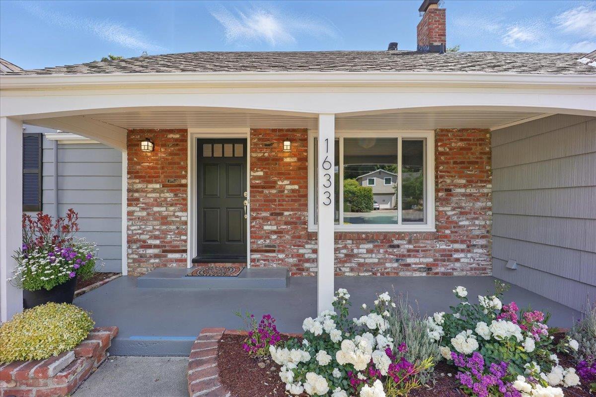 Detail Gallery Image 3 of 56 For 1633 Dallas Ct, Los Altos,  CA 94024 - 3 Beds | 1/1 Baths
