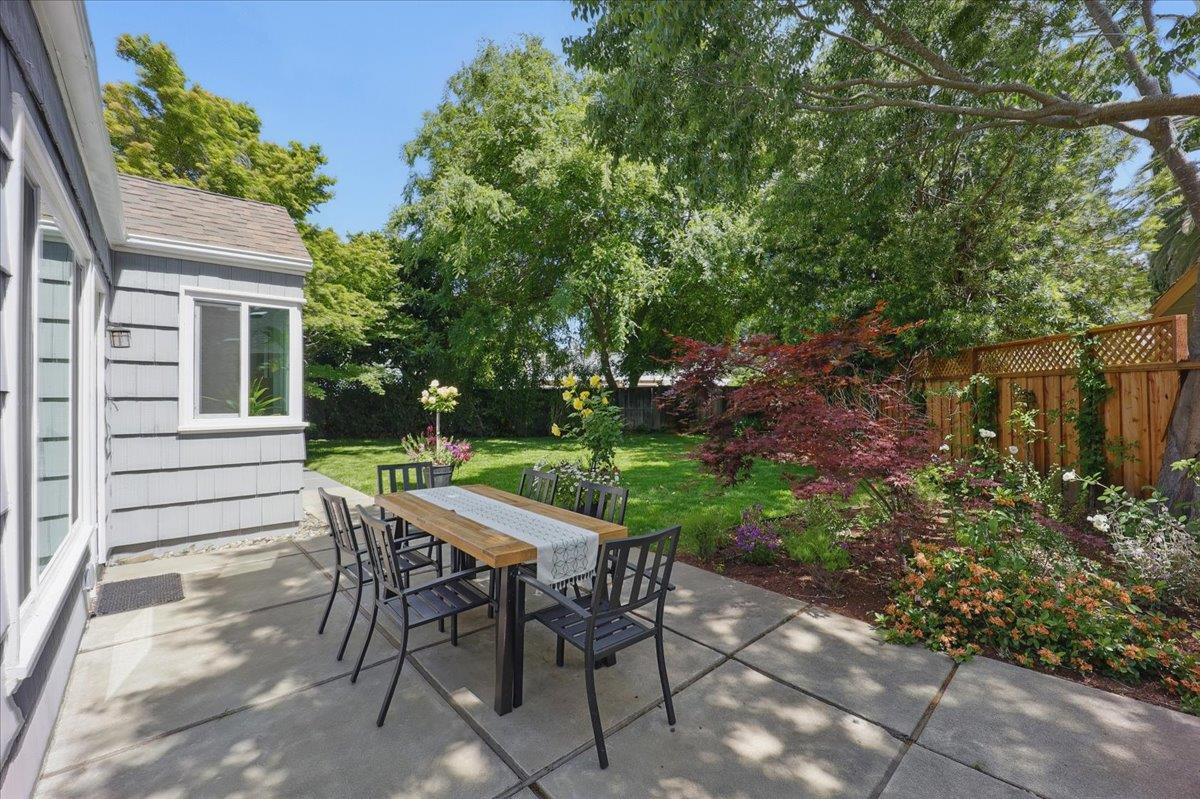 Detail Gallery Image 37 of 56 For 1633 Dallas Ct, Los Altos,  CA 94024 - 3 Beds | 1/1 Baths