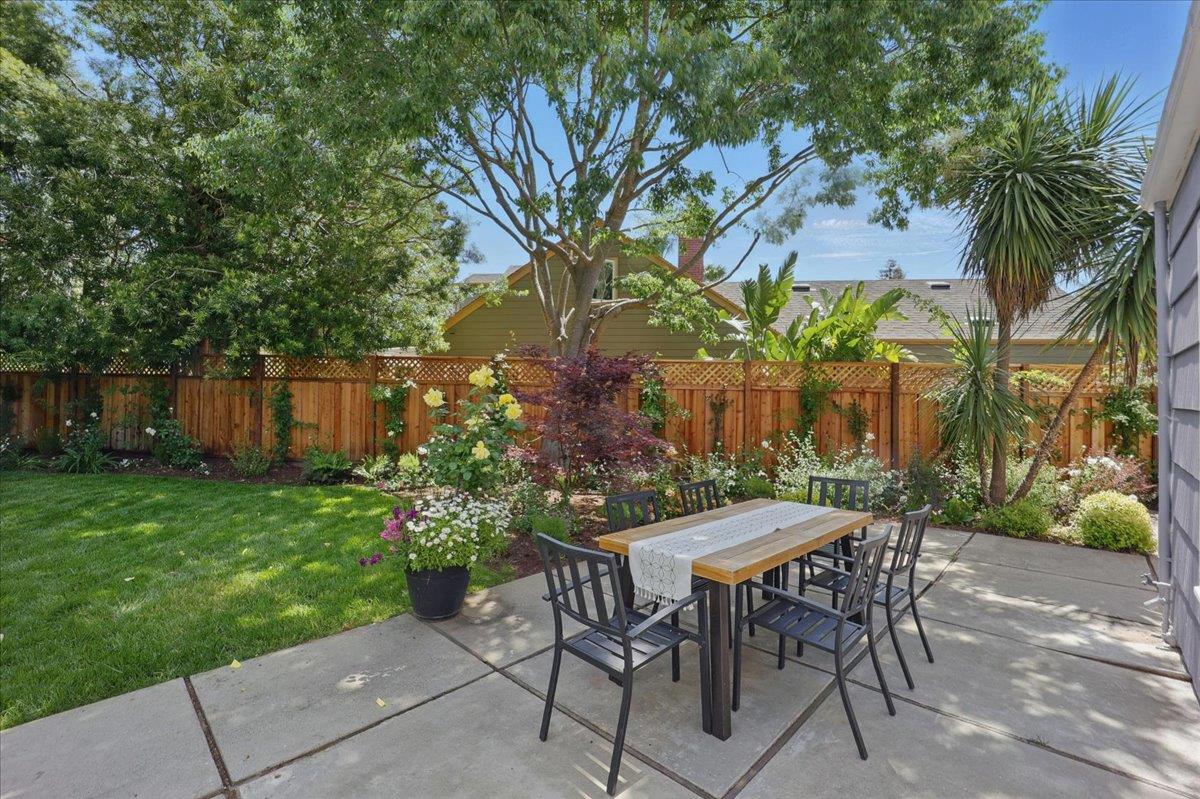Detail Gallery Image 38 of 56 For 1633 Dallas Ct, Los Altos,  CA 94024 - 3 Beds | 1/1 Baths