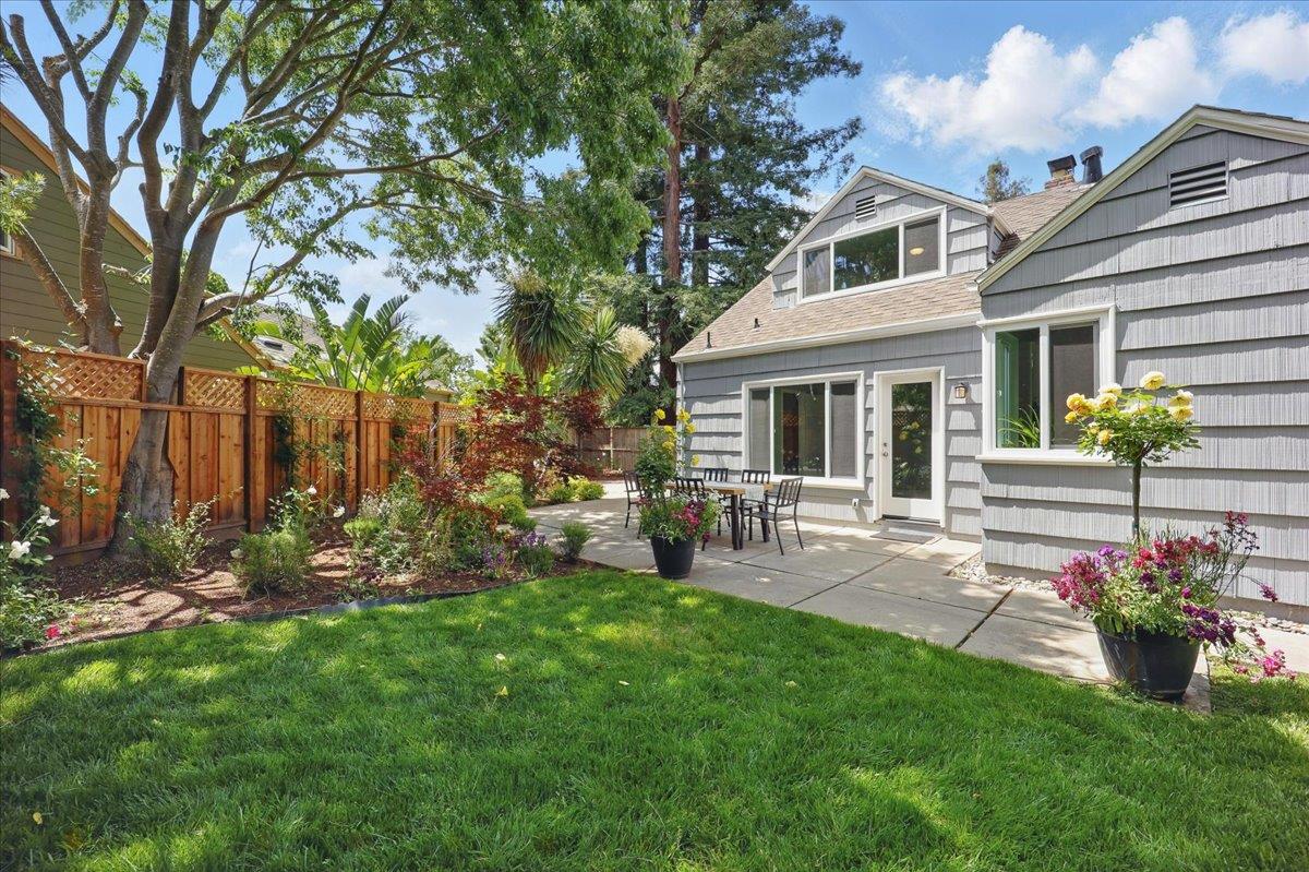 Detail Gallery Image 43 of 56 For 1633 Dallas Ct, Los Altos,  CA 94024 - 3 Beds | 1/1 Baths