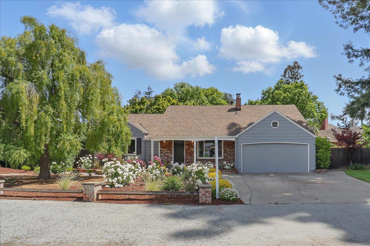 Detail Gallery Image 5 of 56 For 1633 Dallas Ct, Los Altos,  CA 94024 - 3 Beds | 1/1 Baths
