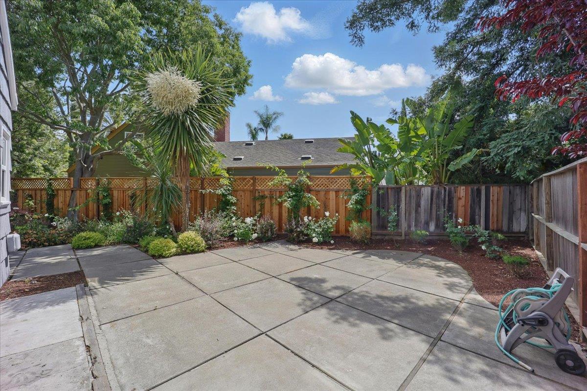 Detail Gallery Image 50 of 56 For 1633 Dallas Ct, Los Altos,  CA 94024 - 3 Beds | 1/1 Baths