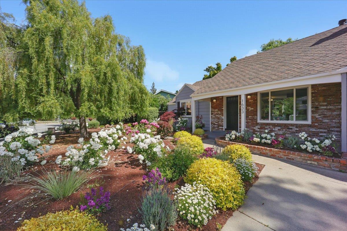 Detail Gallery Image 8 of 56 For 1633 Dallas Ct, Los Altos,  CA 94024 - 3 Beds | 1/1 Baths