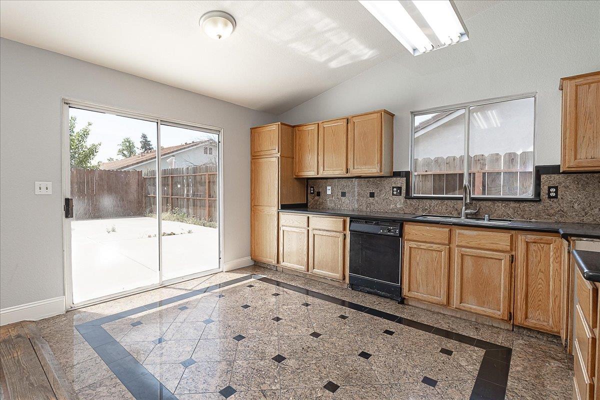 Detail Gallery Image 10 of 25 For 818 Agusta Dr, Lathrop,  CA 95330 - 3 Beds | 2 Baths