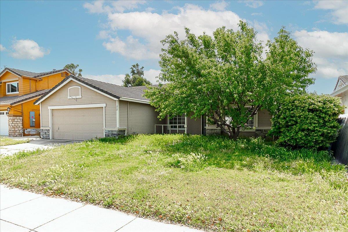 Detail Gallery Image 2 of 25 For 818 Agusta Dr, Lathrop,  CA 95330 - 3 Beds | 2 Baths