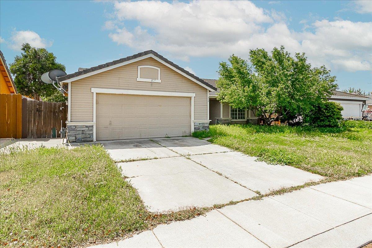 Detail Gallery Image 3 of 25 For 818 Agusta Dr, Lathrop,  CA 95330 - 3 Beds | 2 Baths
