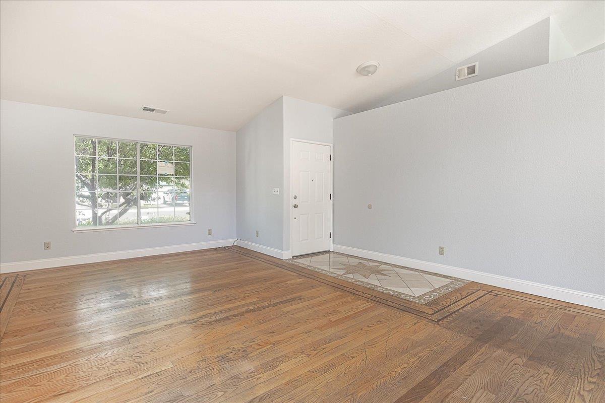 Detail Gallery Image 8 of 25 For 818 Agusta Dr, Lathrop,  CA 95330 - 3 Beds | 2 Baths