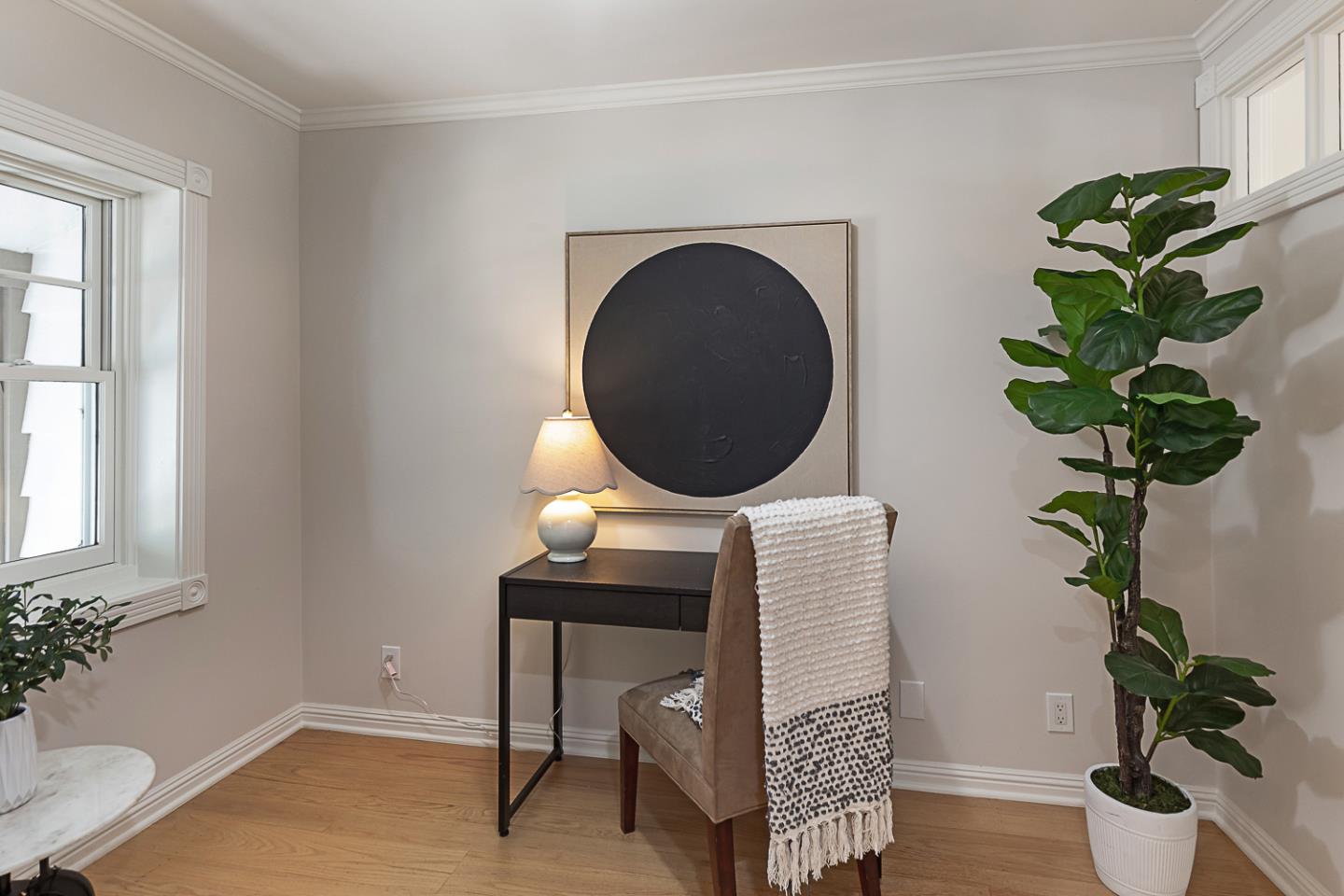Detail Gallery Image 17 of 42 For 1532 Meadow Ln, Mountain View,  CA 94040 - 4 Beds | 2/1 Baths