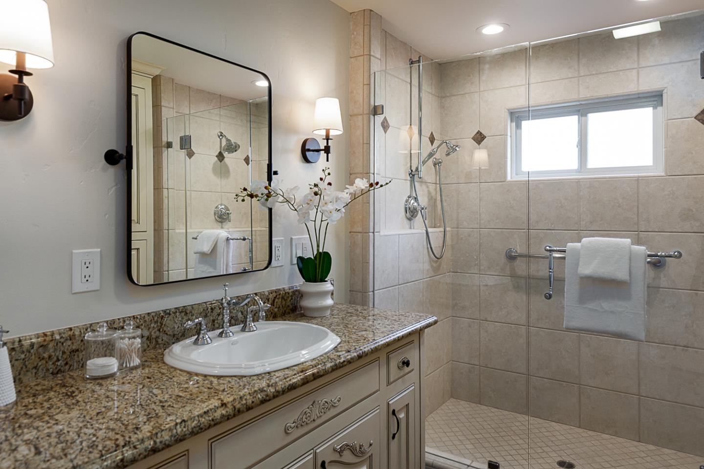 Detail Gallery Image 19 of 42 For 1532 Meadow Ln, Mountain View,  CA 94040 - 4 Beds | 2/1 Baths