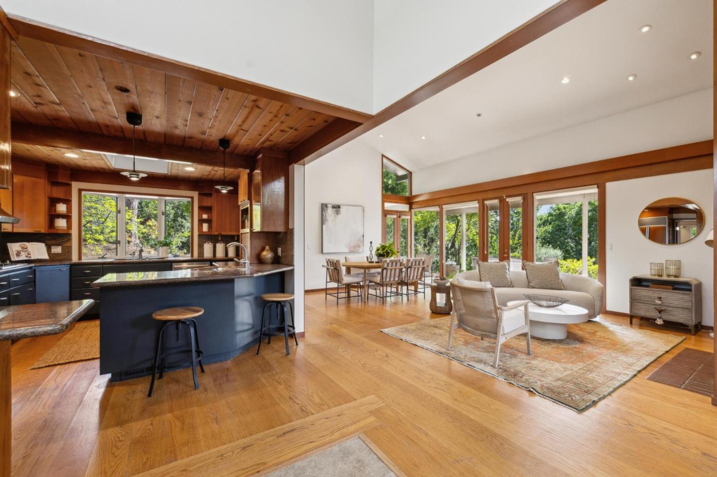 Detail Gallery Image 10 of 37 For 12675 La Cresta Dr, Los Altos Hills,  CA 94022 - 4 Beds | 3 Baths