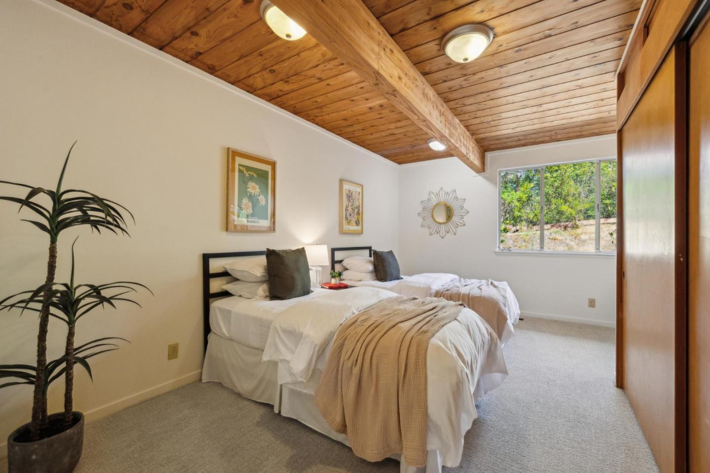 Detail Gallery Image 25 of 37 For 12675 La Cresta Dr, Los Altos Hills,  CA 94022 - 4 Beds | 3 Baths