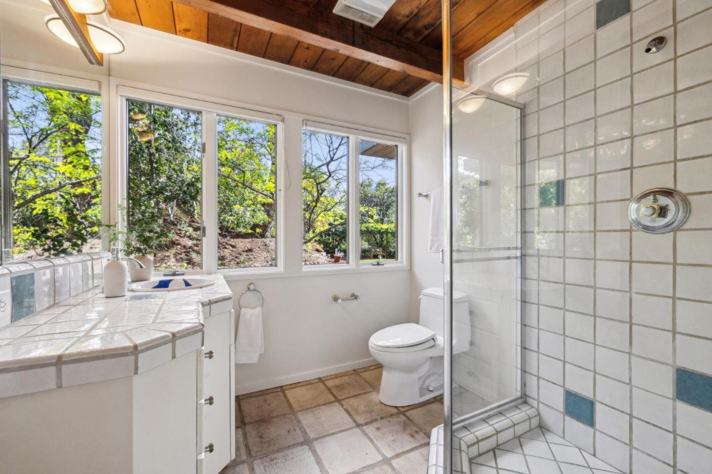 Detail Gallery Image 26 of 37 For 12675 La Cresta Dr, Los Altos Hills,  CA 94022 - 4 Beds | 3 Baths