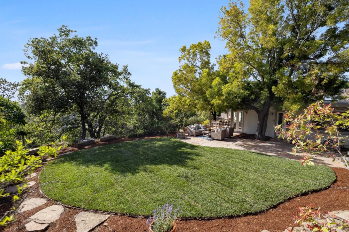 Detail Gallery Image 29 of 37 For 12675 La Cresta Dr, Los Altos Hills,  CA 94022 - 4 Beds | 3 Baths