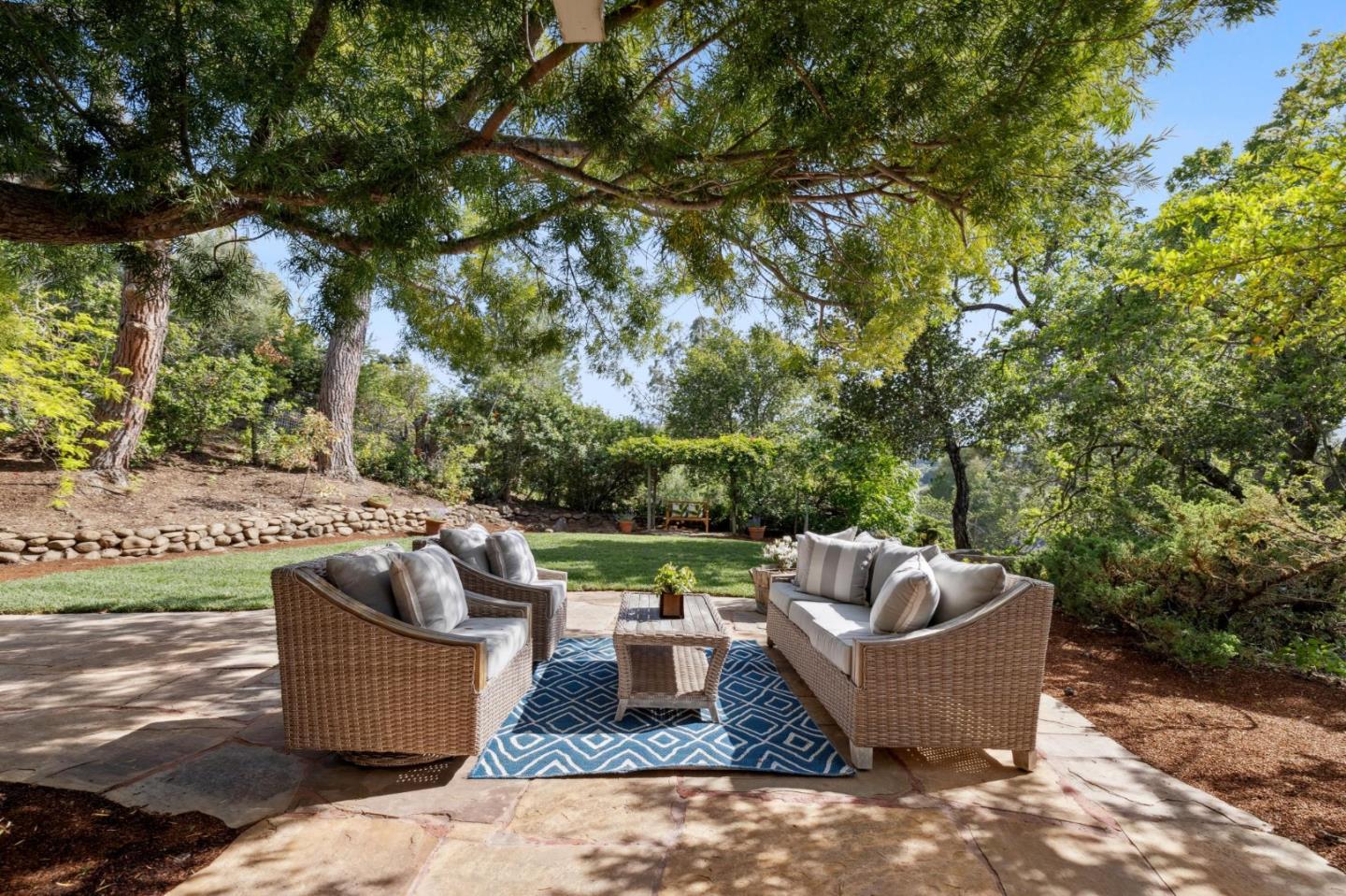 Detail Gallery Image 30 of 37 For 12675 La Cresta Dr, Los Altos Hills,  CA 94022 - 4 Beds | 3 Baths