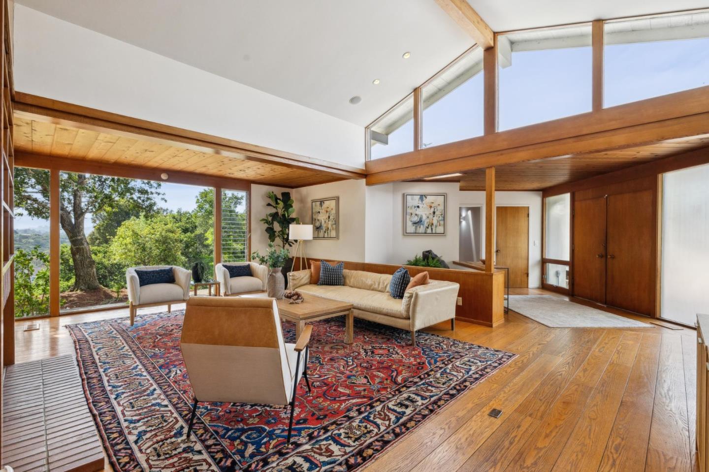 Detail Gallery Image 4 of 37 For 12675 La Cresta Dr, Los Altos Hills,  CA 94022 - 4 Beds | 3 Baths