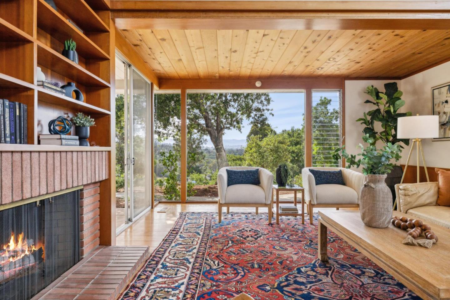 Detail Gallery Image 5 of 37 For 12675 La Cresta Dr, Los Altos Hills,  CA 94022 - 4 Beds | 3 Baths